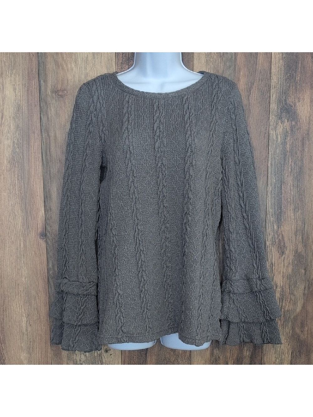 Doe & Rae Stylish Gray Knit Sweater S R123